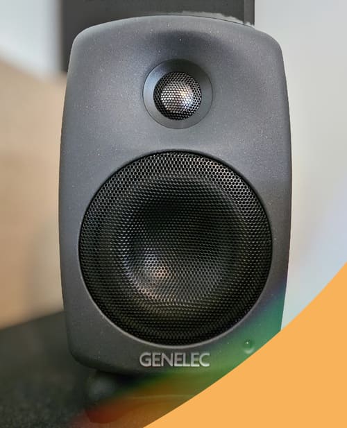 4.Enceintes Genelec 8320 APM